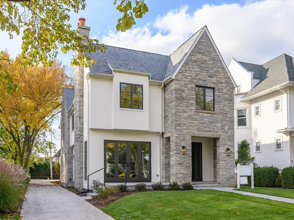 176 S Arlington Ave, Elmhurst, IL 60126