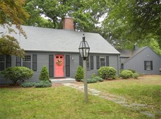 9 Robin Rd, Lynnfield, MA 01940