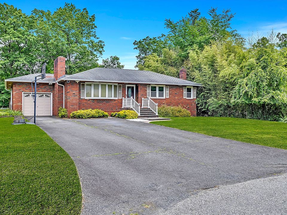 16 Meadowbrook Ln Piscataway Nj 08854 Zillow