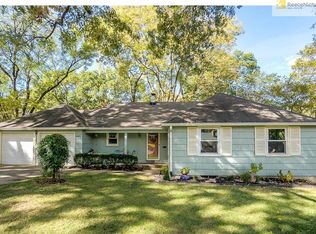 4826 W 77th Ter, Prairie Village, KS 66208