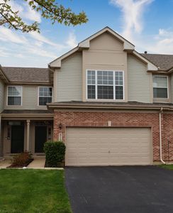 817 Crossing Way UNIT 817, Saint Charles, IL, 60174