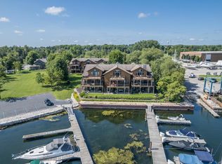 740 Quarter Deck Ln UNIT 1203, Sturgeon Bay, WI 54235
