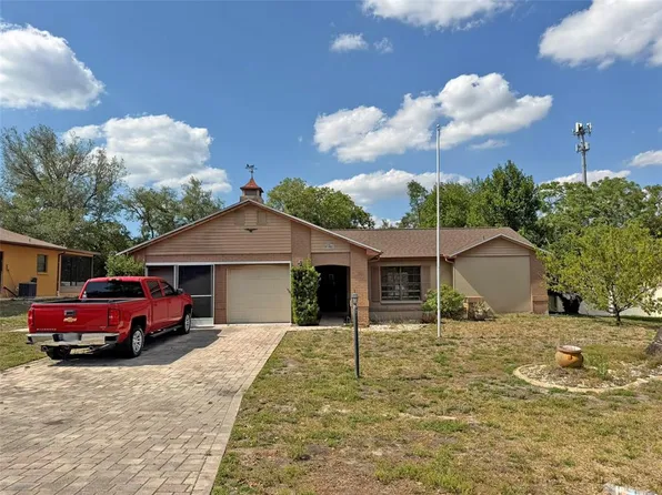8185 Philatelic Dr, Spring Hill, FL 34606
