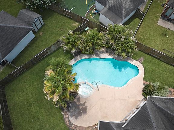 2nd image of 4006 Perry Knoll Ct