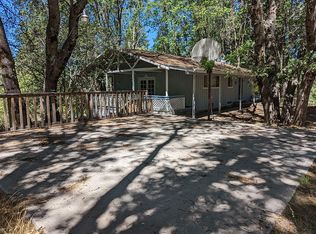 351 N Adams Dr, Mount Shasta, CA 96067