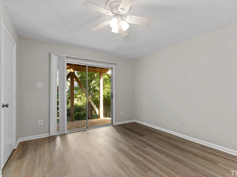 1823 White Oak Rd #B — Photo 9