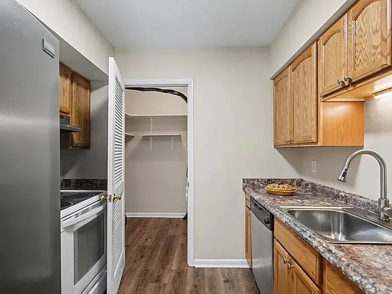 1511 Monterry Pl — Photo 9