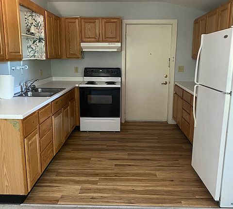 2nd image of 7 Court St APT 14