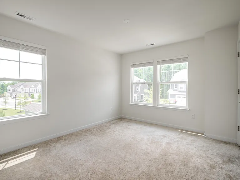 18352 Palisades Ct — Photo 36