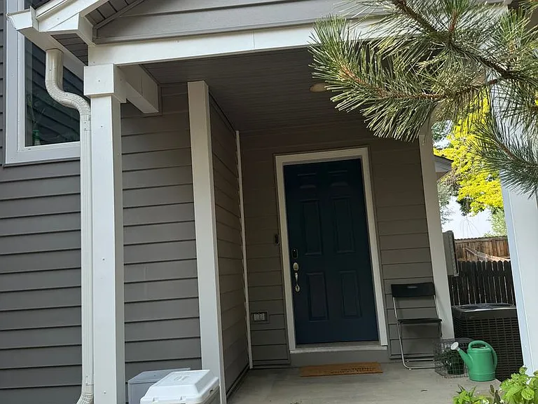 1312 Lambert Cir — Photo 16