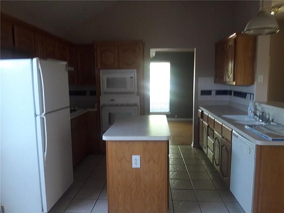 2nd image of 3814 Arbordale Ln