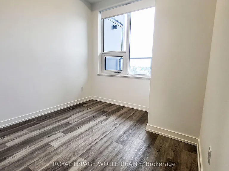 15 Wellington St S #304 — Photo 9