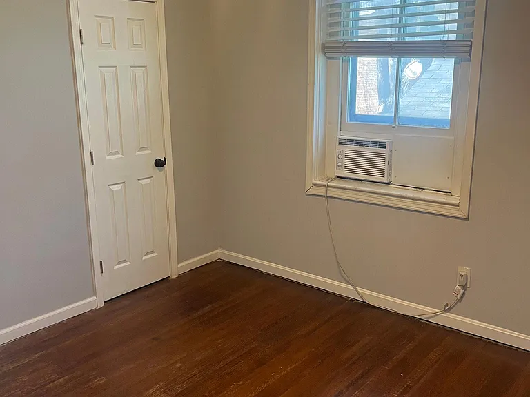 120 E Oak St #1 — Photo 12