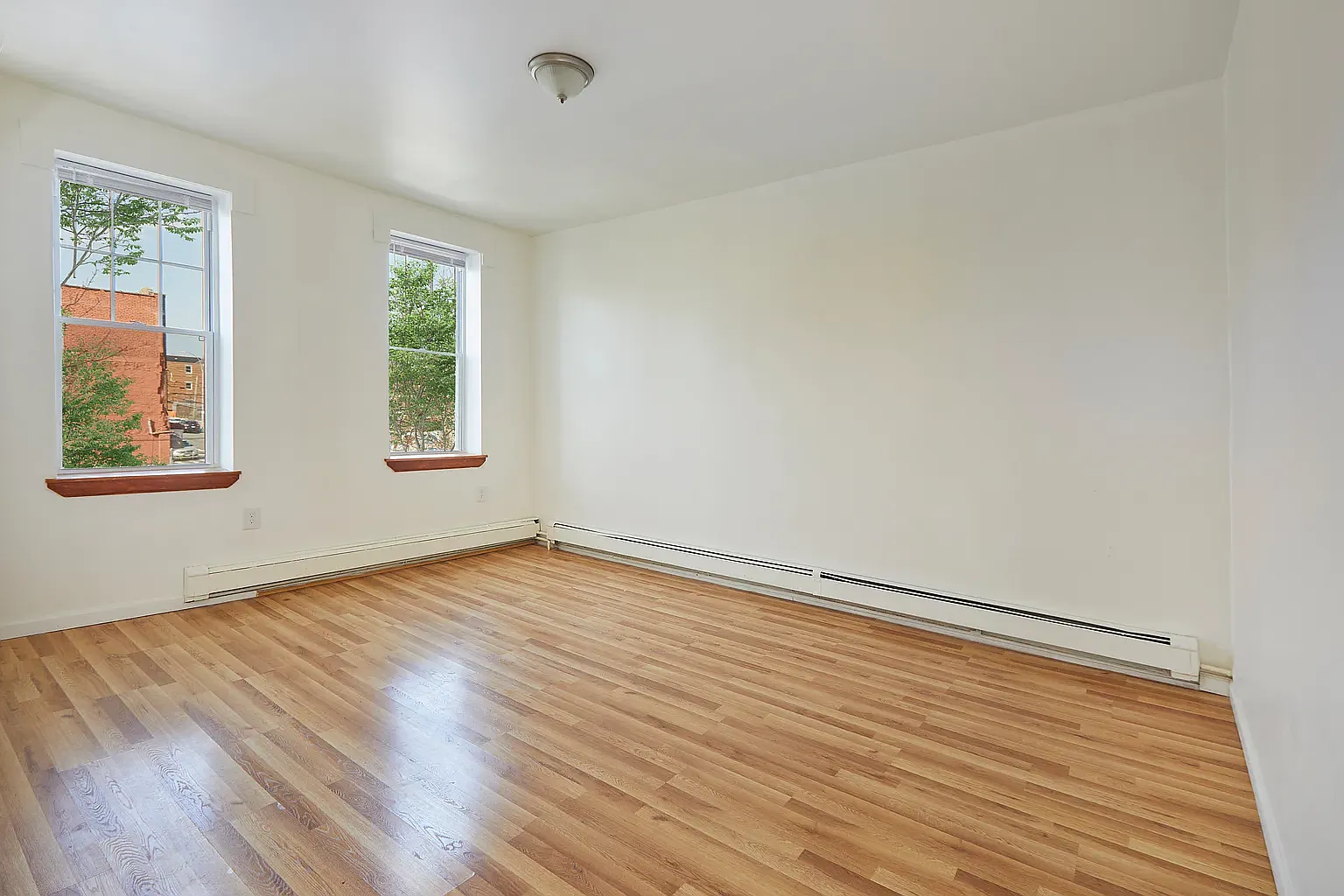 284 Berriman Street — Photo 4