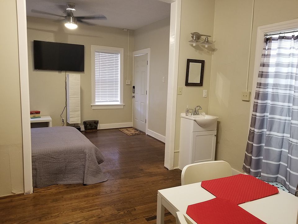 1st image of 717 NE 14th St #719B