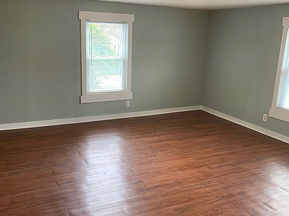 5th image of 478 N Forest St #B