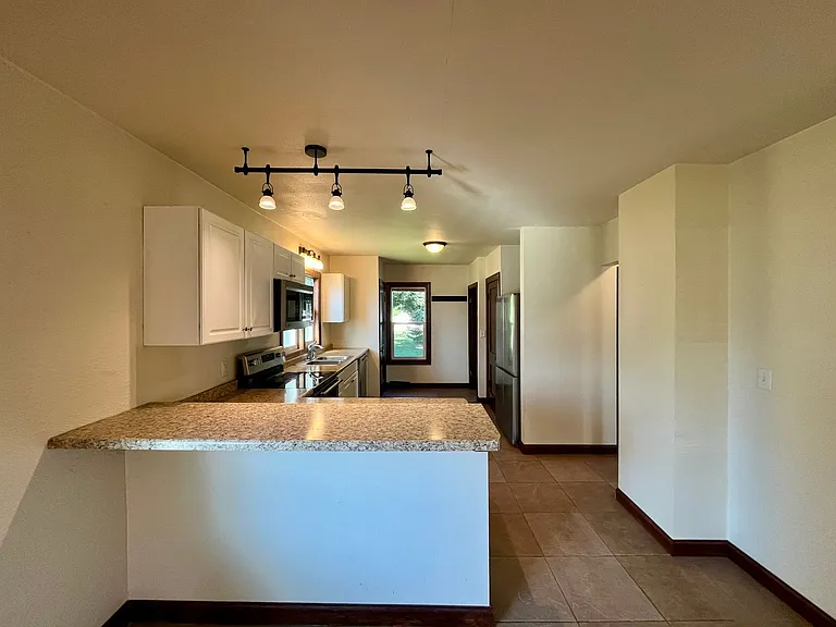 508 N Cherry Ave — Photo 4