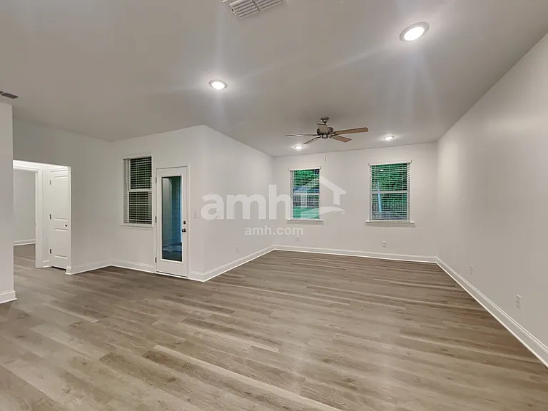 1605 Soapstone Rd — Photo 6