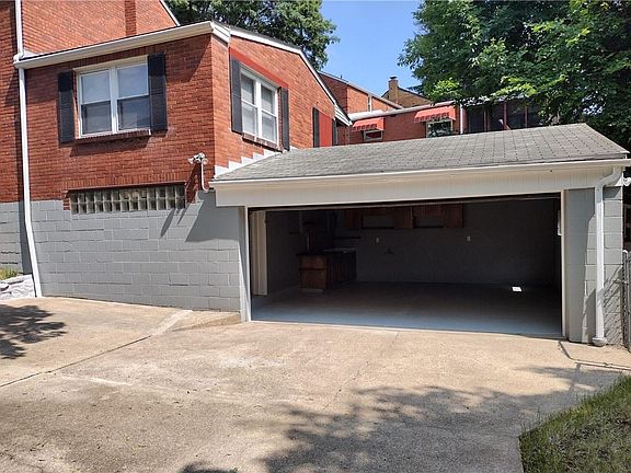 3rd image of 419 Penn Vista Dr