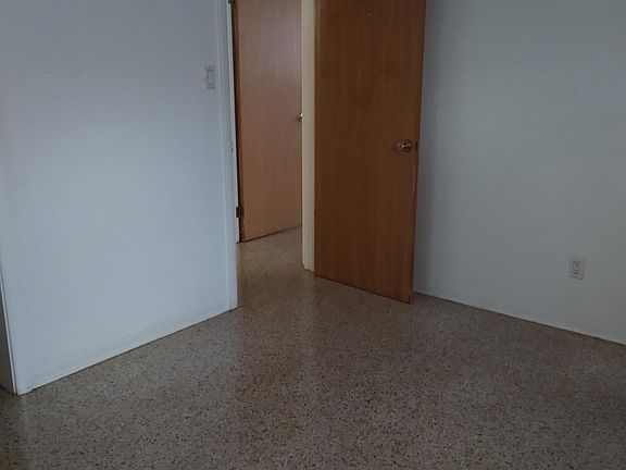 4th image of 1274 Biltmore Dr