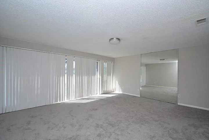 538 Longview Dr — Photo 7