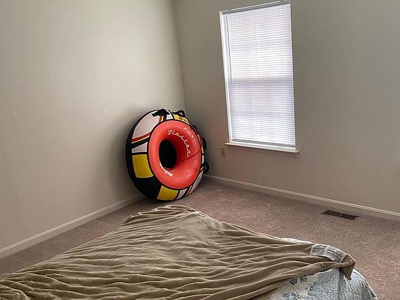 4th image of 313 Willowbrook Ct