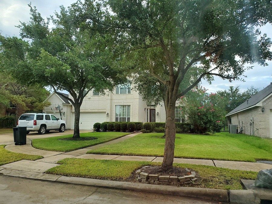 2nd image of 16207 S Temple Dr