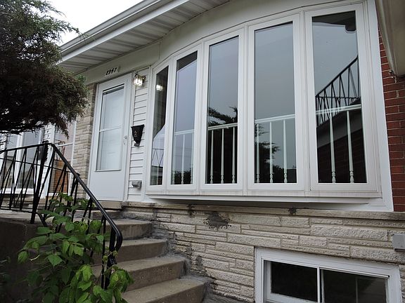 3rd image of 8947 Robin Dr