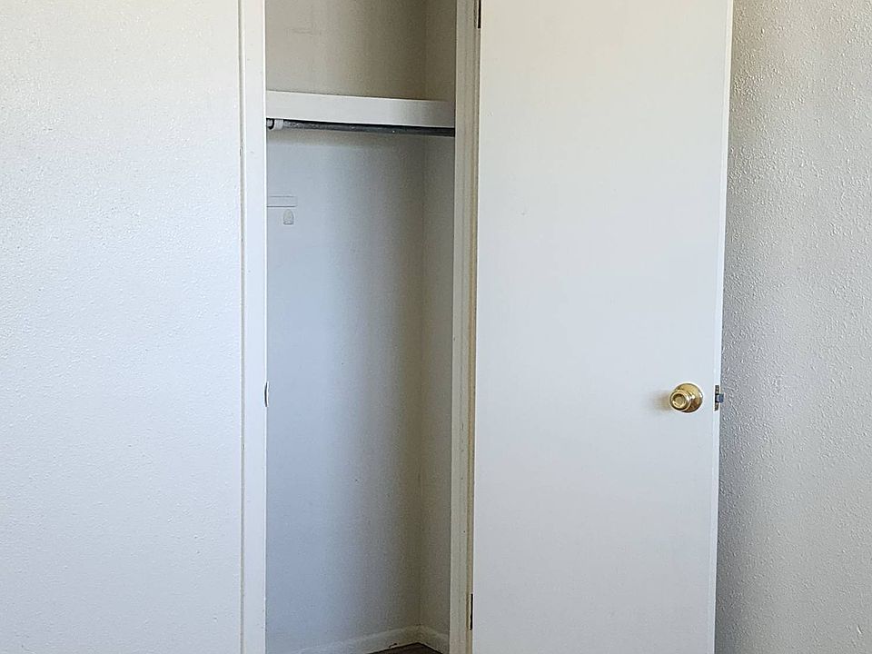 1st image of 271 W Parkview Dr APT B