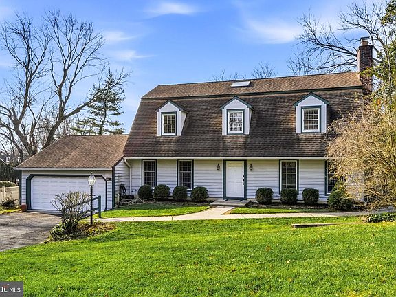 4th image of 104 Mount Laurel Rd