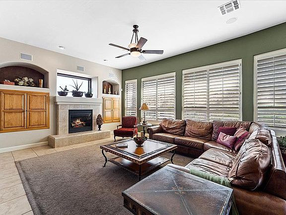 4th image of 217 E Desert Wind Dr