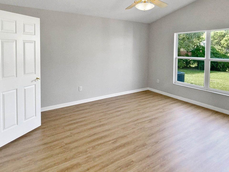 1st image of 267 Wisteria Dr
