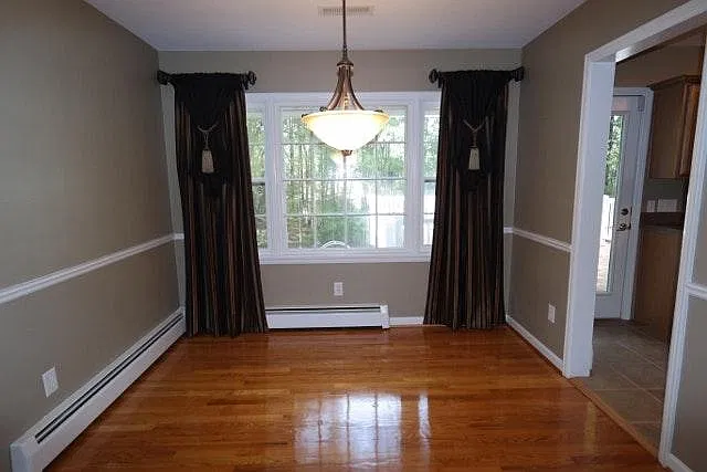 3 bed, 2646 sqft, $2,400 — Photo 3