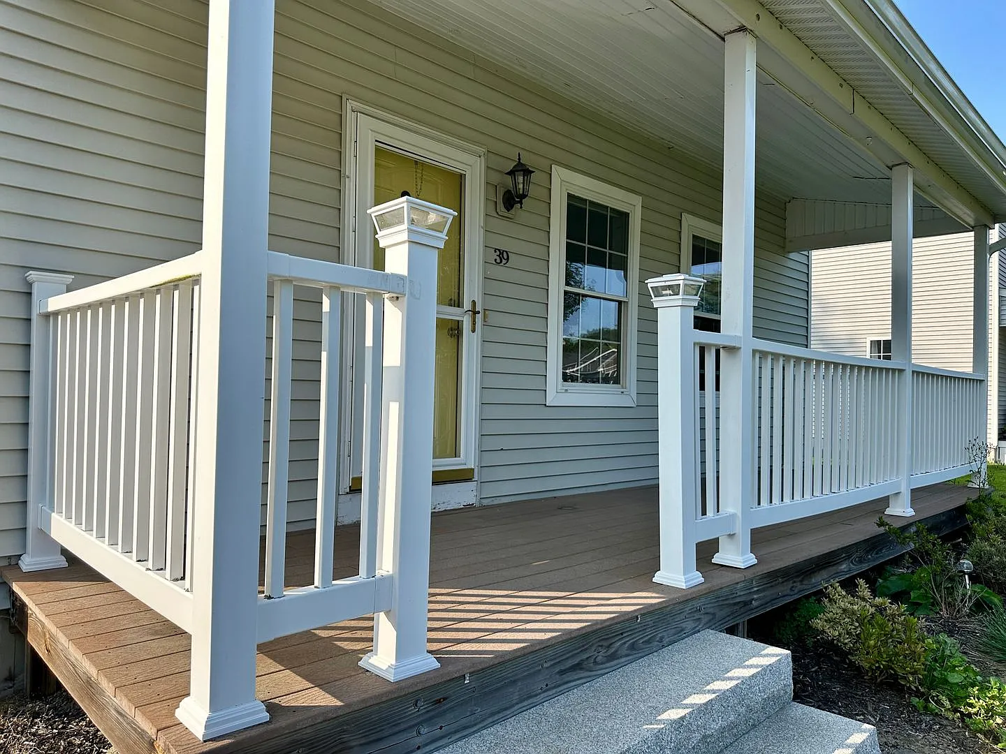 Like New 3BR, 1.5 bathroom Colonial For Rent — Photo 2