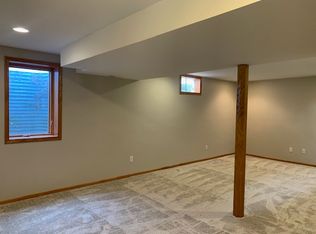 15417 Ridgeview Dr, Clive, IA 50325