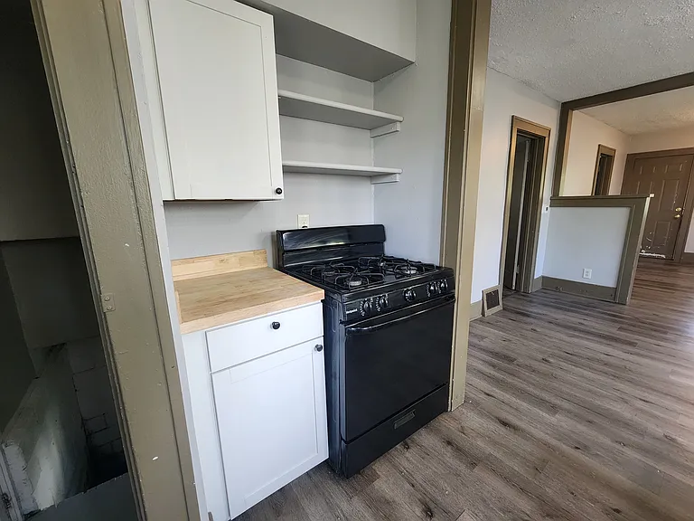 526 Kirkwood Ave — Photo 7