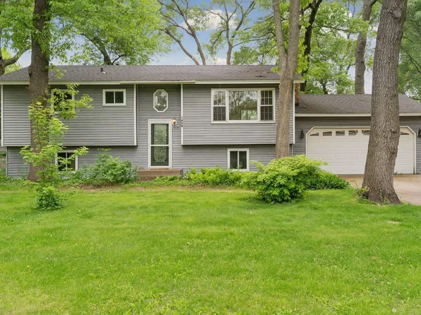 1032 Oak Ridge Point NE, Blaine, MN 55434