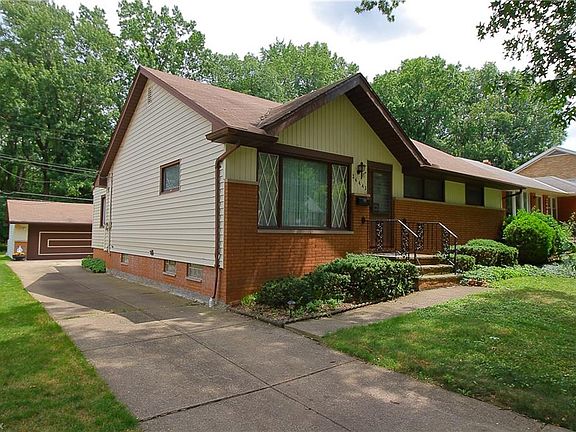 3rd image of 24441 Effingham Blvd