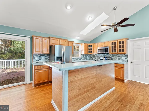 1307 Lakeview Pkwy, Locust Grove, VA 22508