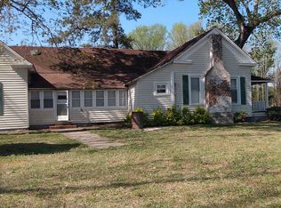 1745 Leggett Rd, Fairmont, NC 28340