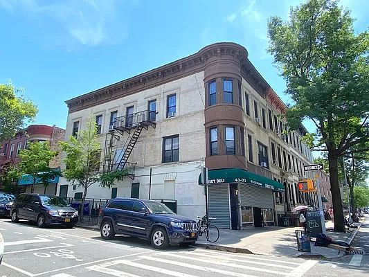 2nd image of 4301 4th Ave #123