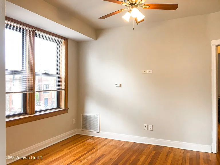 2656-58 W. Iowa St./907 N. Washtenaw Ave. — Photo 7