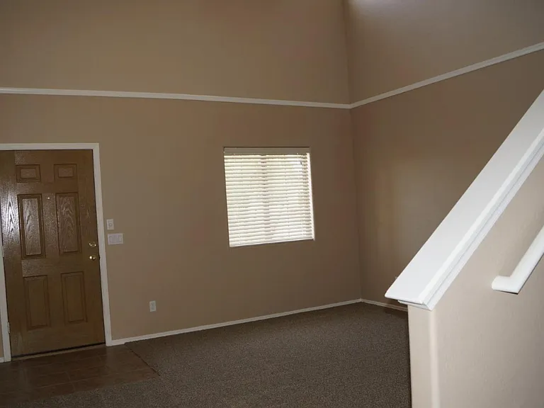 3761 W Wayne Ln — Photo 7