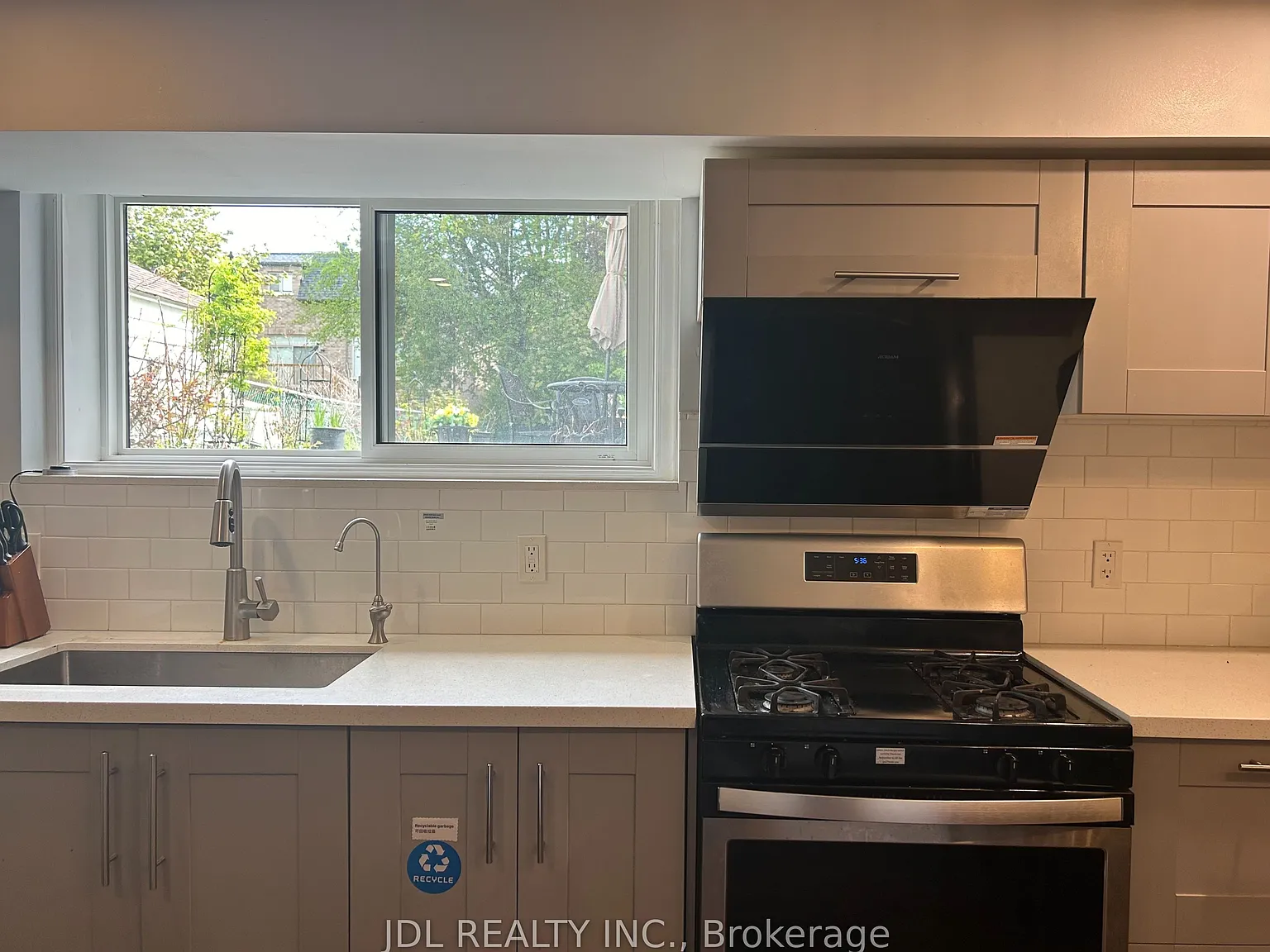1 bed, $1,298 — Photo 3