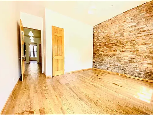 Rented by null | media 27