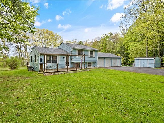 3rd image of 1555 Connors Rd