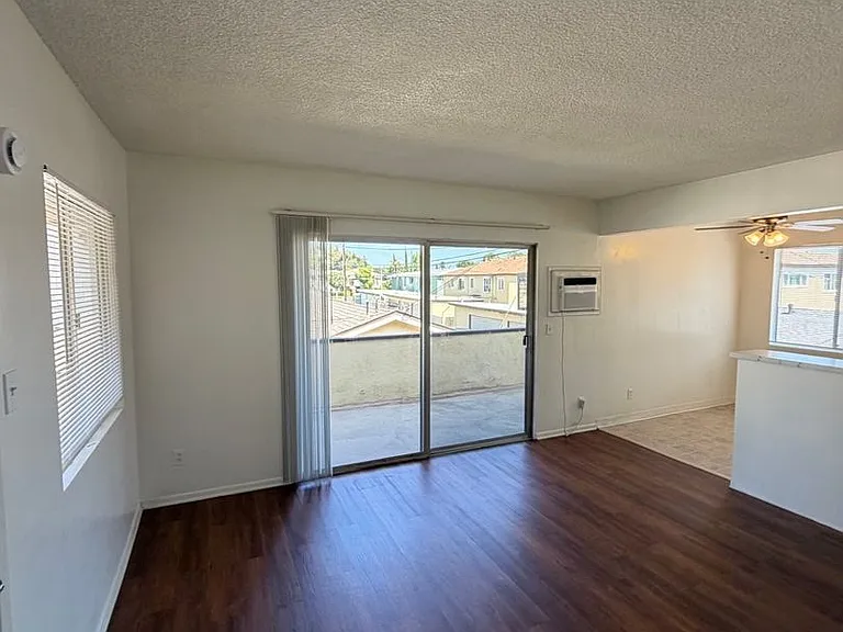 Ramona — Photo 31