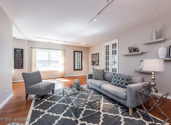 2nd image of 1319 Chicago Ave APT 202