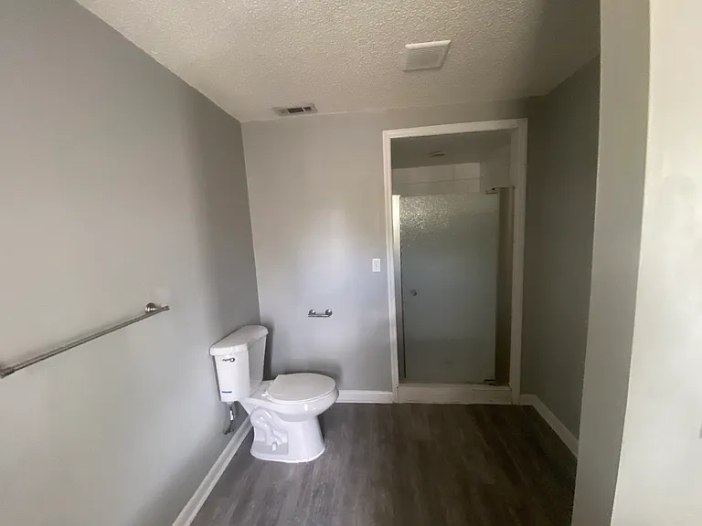10 Crestwood Cir — Photo 7