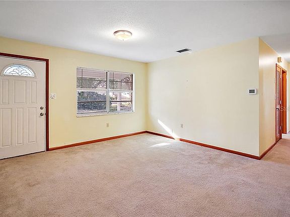 4th image of 115 S Villa Ave